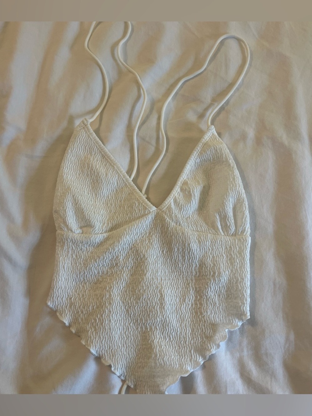 Women’s White Textured V-Neck Strappy Camisole
